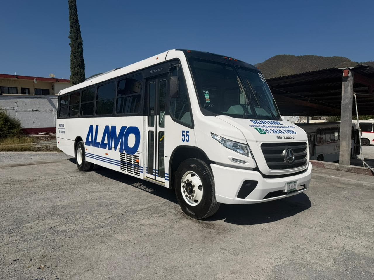 Autobús Estándar — exterior frente